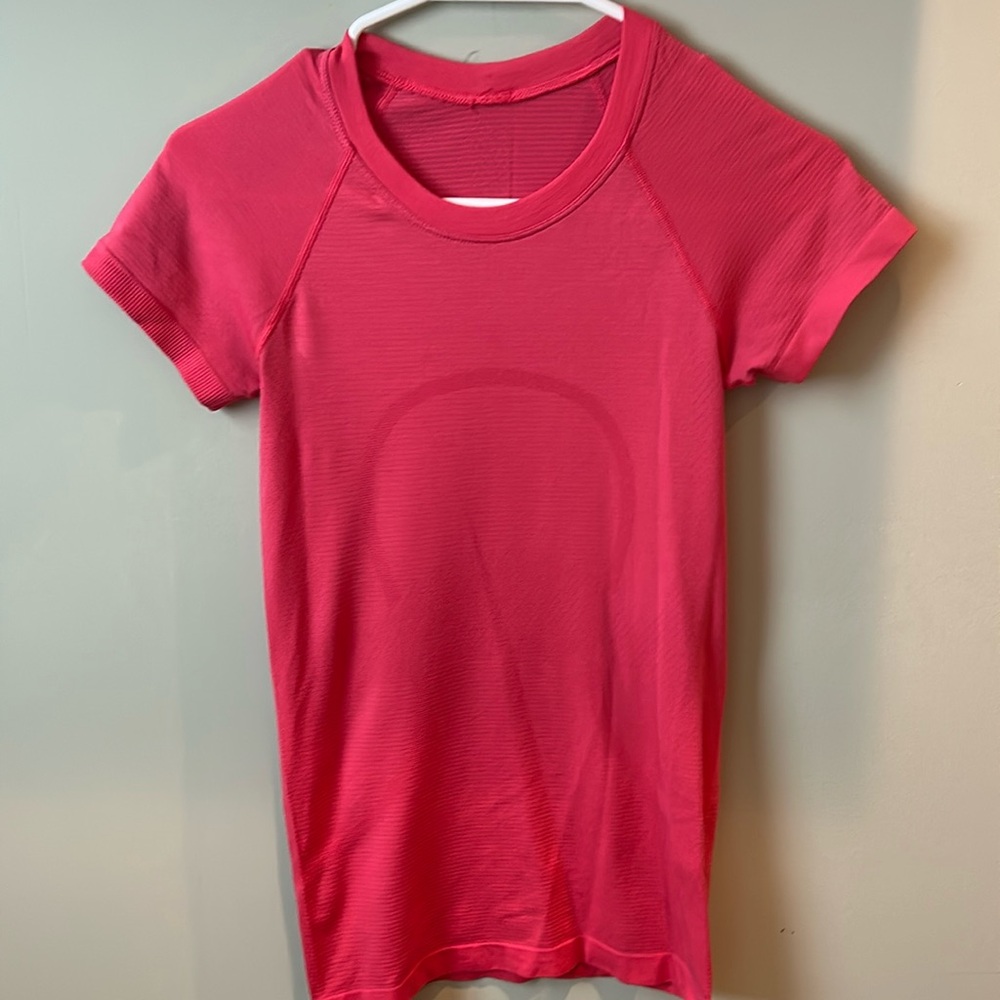 Lululemon Swiftly Tech Short Sleeve Shirt Hip Length